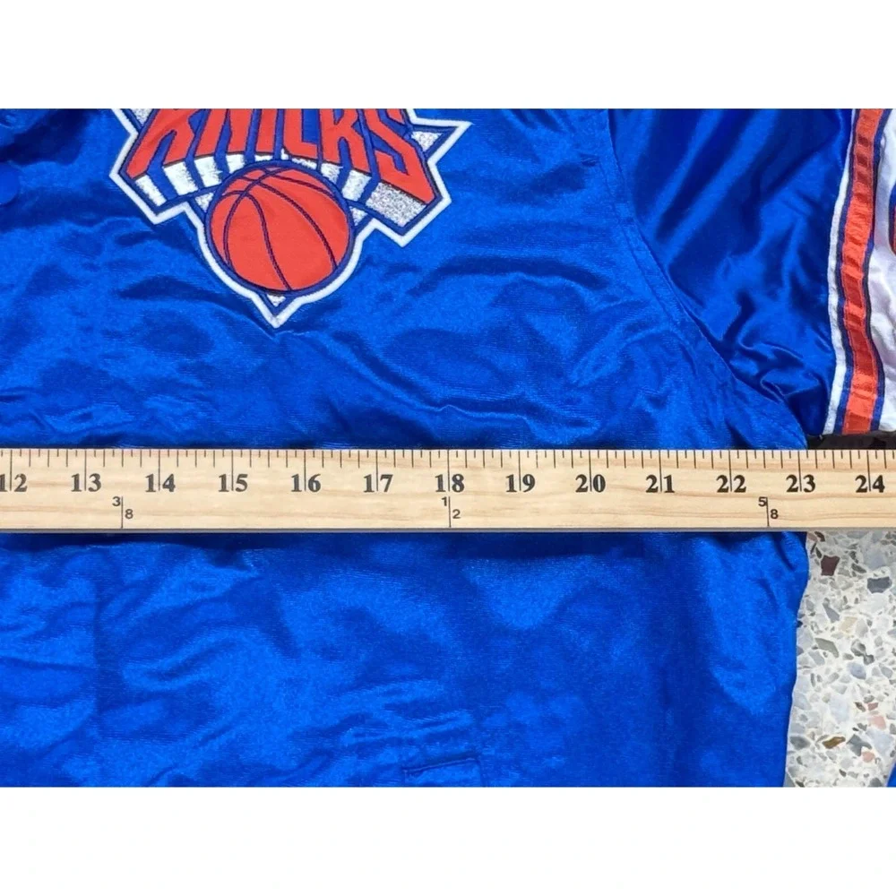 Starter‎ NBA New York Knicks Rare & Vintage Satin Bomber Jacket Size Medium